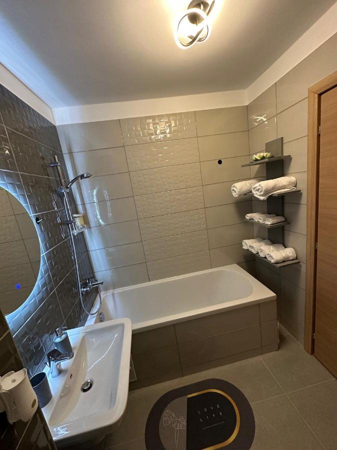 Coresi Luxury Apartments Braşov Esterno foto